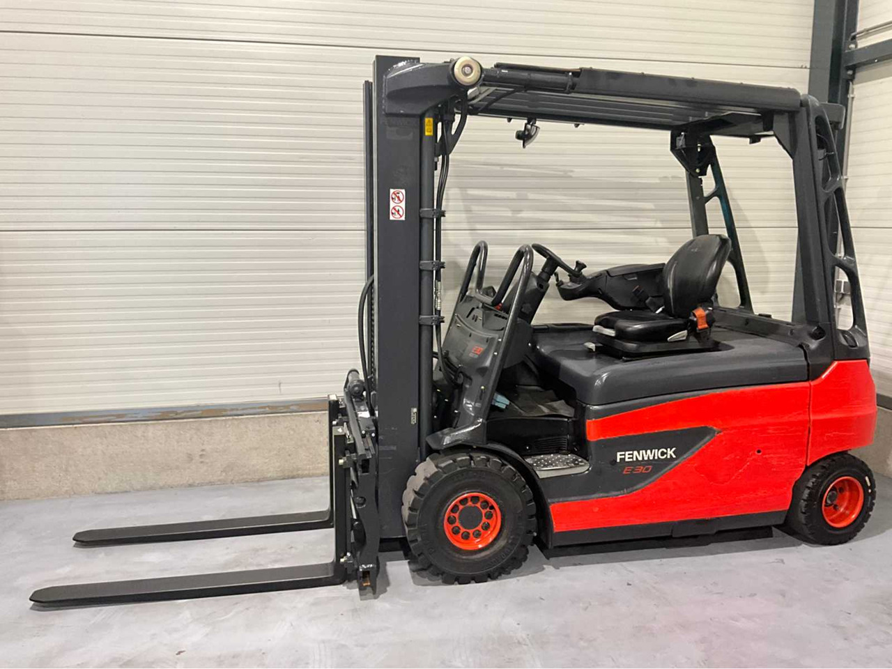 2017 LINDE E30L-01 3000KG FORK ADJUSTER FORKLIFT - Carretilla elevadora: foto 2 2017 LINDE E30L-01 3000KG FORK ADJUSTER FORKLIFT - Carretilla elevadora: foto 2