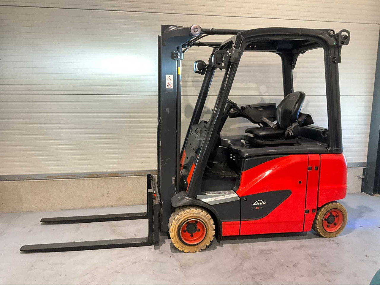 2019 LINDE E18PH-02 1800KG FORKLIFT - Carretilla elevadora: foto 2 2019 LINDE E18PH-02 1800KG FORKLIFT - Carretilla elevadora: foto 2