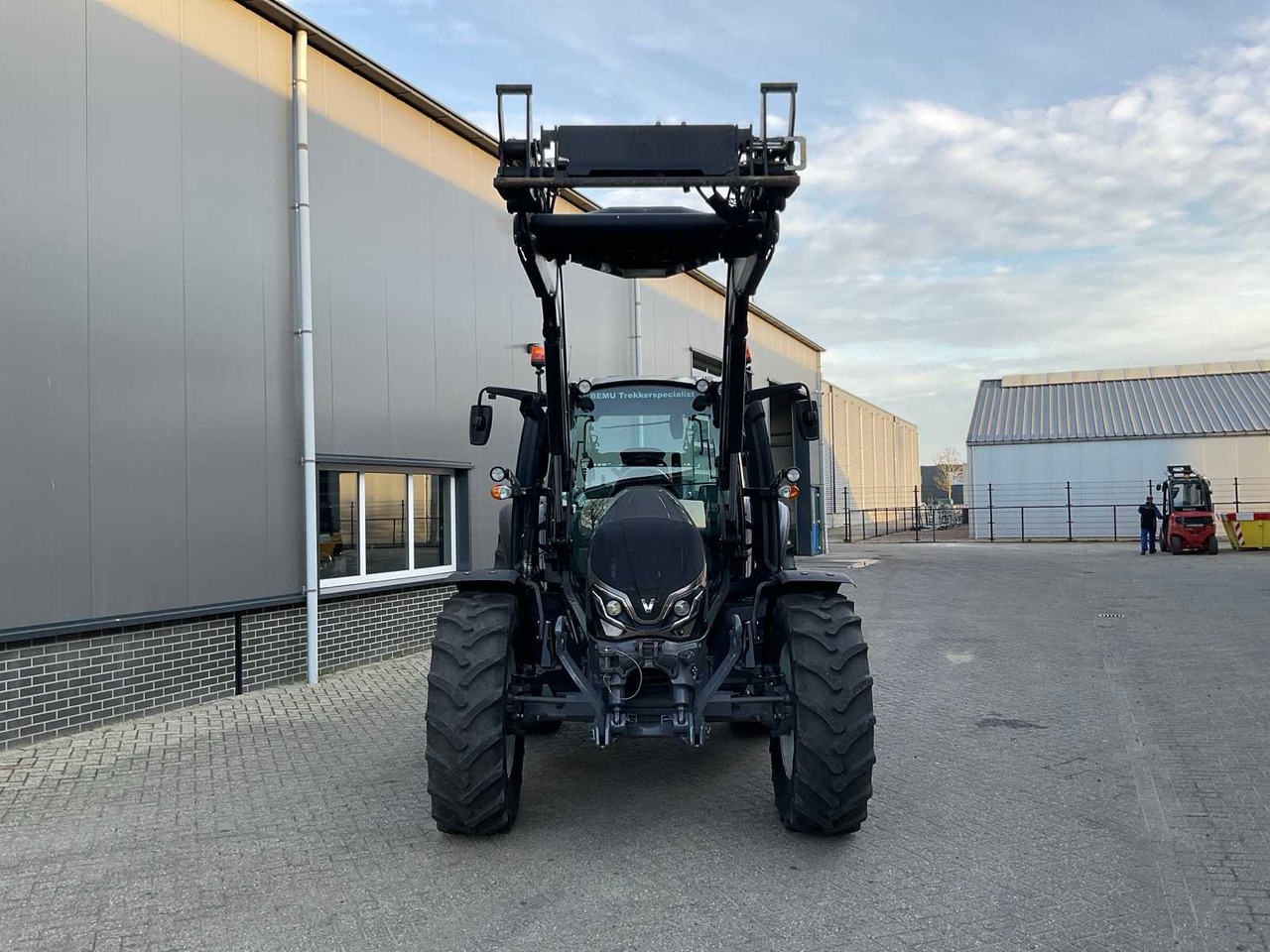 2022 VALTRA G115 HITECH ALL-WHEEL DRIVE FARM TRACTOR - Tractor: foto 4 2022 VALTRA G115 HITECH ALL-WHEEL DRIVE FARM TRACTOR - Tractor: foto 4