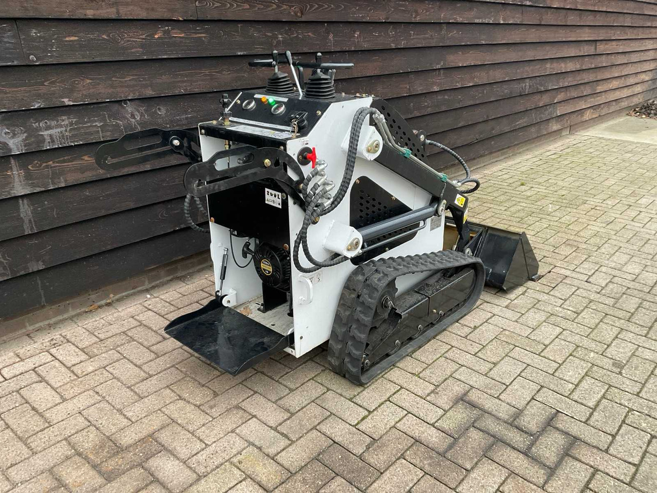 2025 JLH LRT 360 SKID STEER LOADER - Minicargadora de cadenas: foto 3 2025 JLH LRT 360 SKID STEER LOADER - Minicargadora de cadenas: foto 3