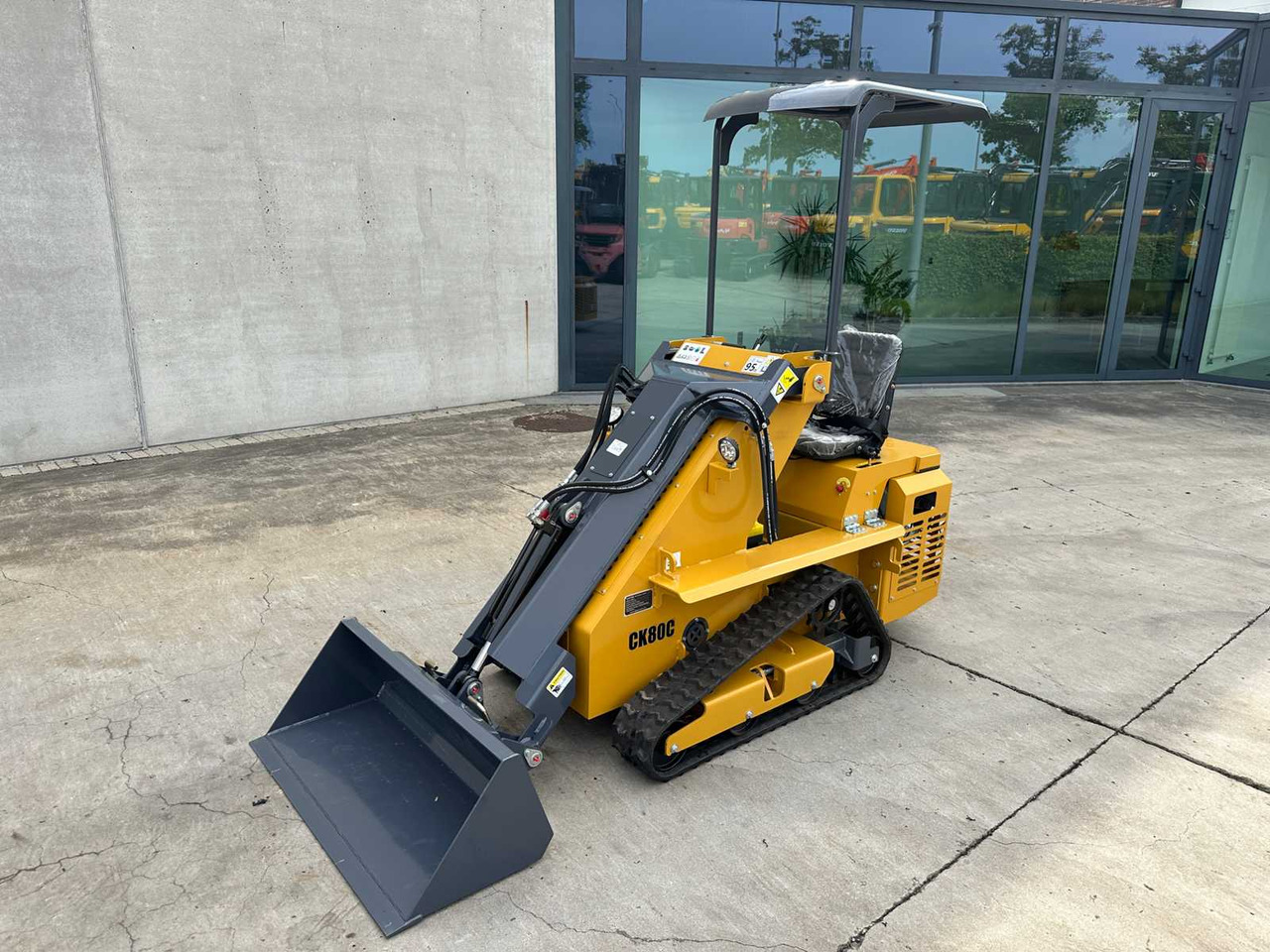 CAPTOK - 2025 - CK80C - SKID STEER LOADER - Minicargadora de cadenas: foto 1 CAPTOK - 2025 - CK80C - SKID STEER LOADER - Minicargadora de cadenas: foto 1