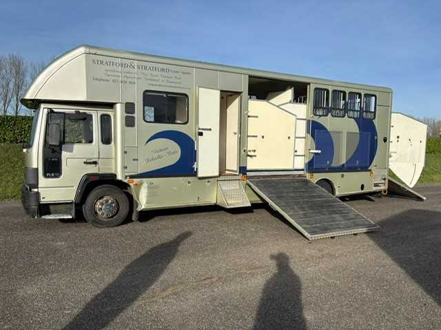 1993 VOLVO FL 612 TRUCK HORSE TRAILER - Camión: foto 1 1993 VOLVO FL 612 TRUCK HORSE TRAILER - Camión: foto 1