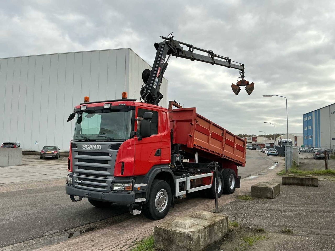 2009 SCANIA G420 TIPPER TRUCK WITH CRANE - Camión: foto 1 2009 SCANIA G420 TIPPER TRUCK WITH CRANE - Camión: foto 1