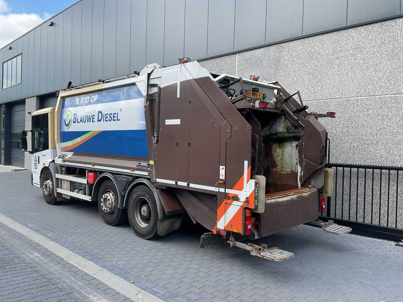 2013 MERCEDES-BENZ GARBAGE TRUCK GARBAGE TRUCK - Camión: foto 2 2013 MERCEDES-BENZ GARBAGE TRUCK GARBAGE TRUCK - Camión: foto 2