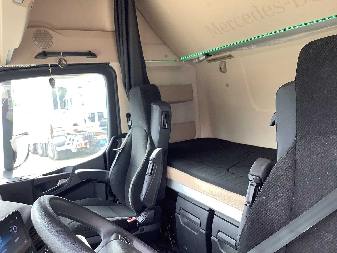 MERCEDES-BENZ - ACTROS 963-4-A - TRUCK - 2023 - Camión: foto 5 MERCEDES-BENZ - ACTROS 963-4-A - TRUCK - 2023 - Camión: foto 5