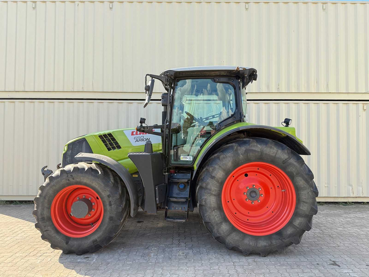 Claas Arion 650 - Tractor: foto 2 Claas Arion 650 - Tractor: foto 2
