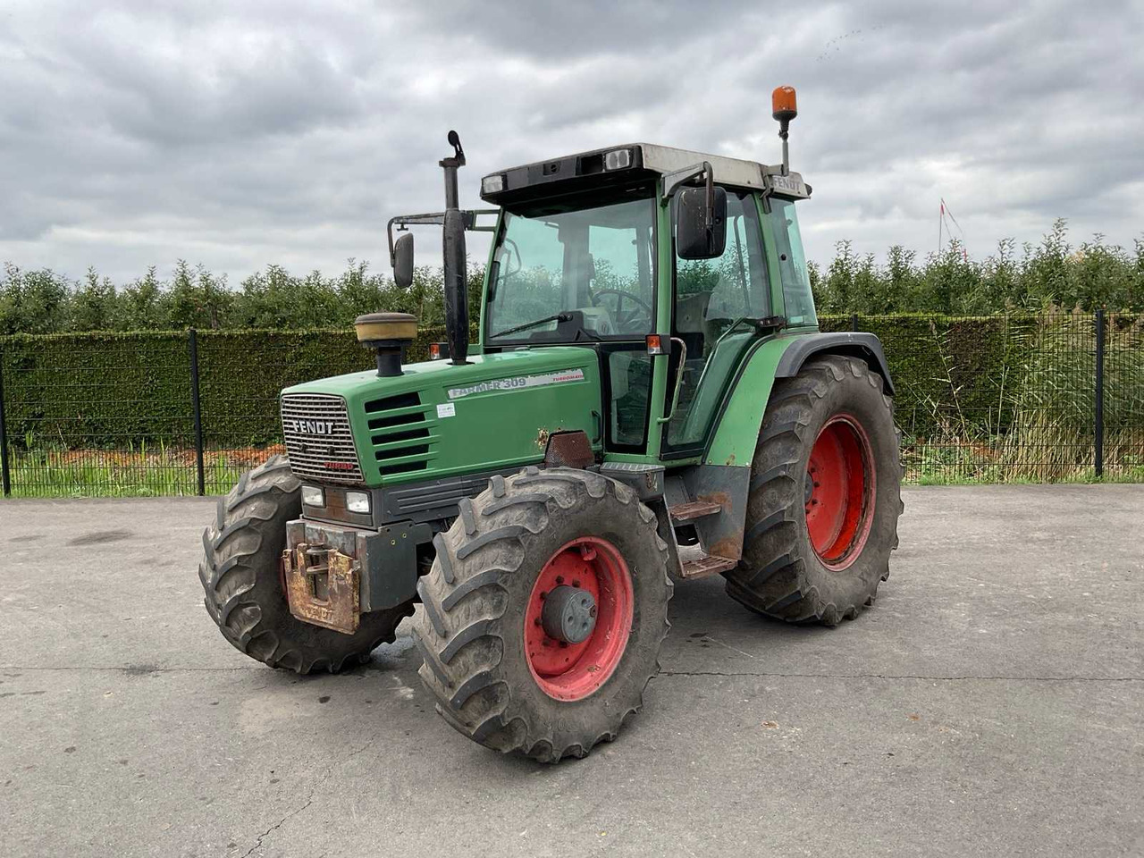 Fendt Farmer 309 - Tractor: foto 2 Fendt Farmer 309 - Tractor: foto 2