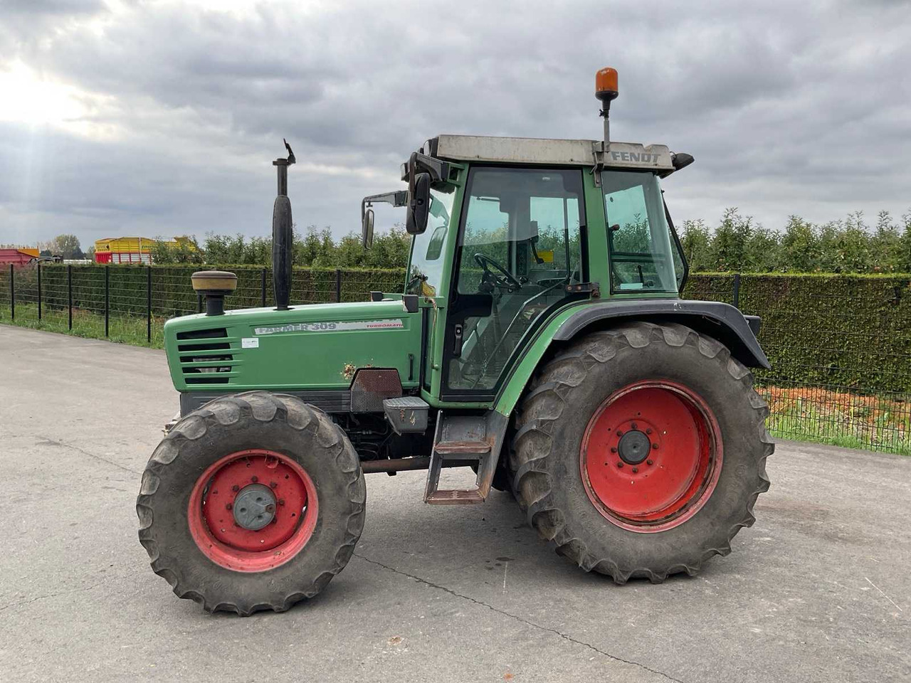 Fendt Farmer 309 - Tractor: foto 3 Fendt Farmer 309 - Tractor: foto 3