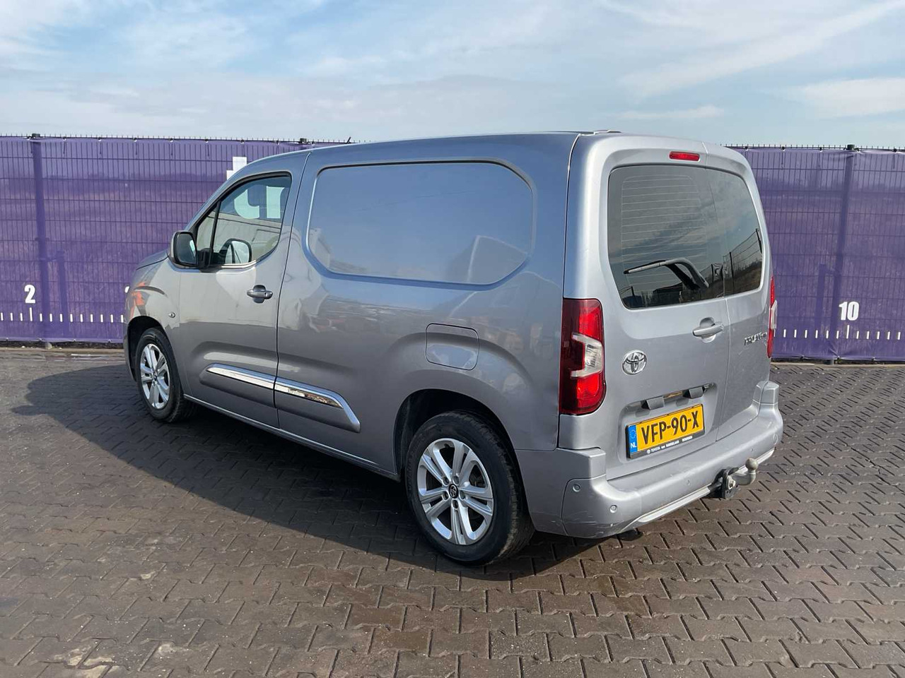 2020 - TOYOTA - PROACE CITY - 1.5 D-4D INNOVATOR - COMMERCIAL VEHICLE - Furgoneta: foto 3 2020 - TOYOTA - PROACE CITY - 1.5 D-4D INNOVATOR - COMMERCIAL VEHICLE - Furgoneta: foto 3