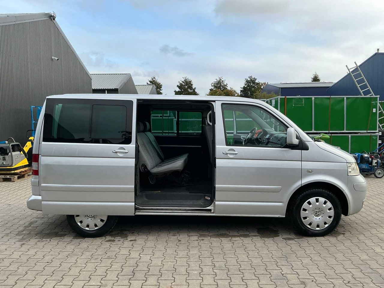 VOLKSWAGEN TRANSPORTER T5 2.5 TDI MULTIVAN COMMERCIAL VEHICLE - Furgoneta: foto 5 VOLKSWAGEN TRANSPORTER T5 2.5 TDI MULTIVAN COMMERCIAL VEHICLE - Furgoneta: foto 5