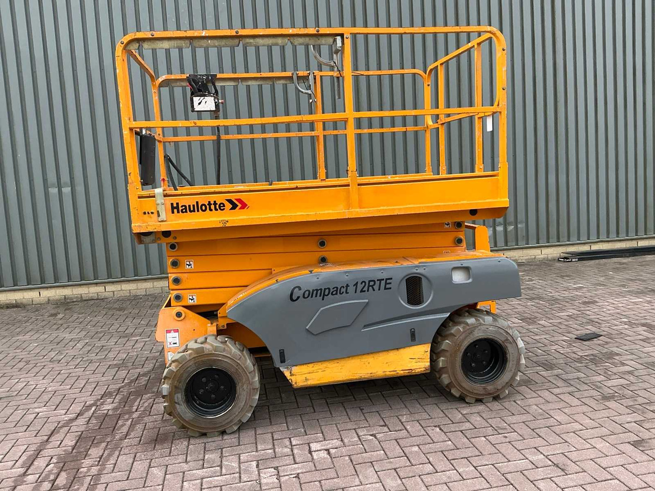 Haulotte Compact 12RTE - Plataforma elevadora: foto 2 Haulotte Compact 12RTE - Plataforma elevadora: foto 2