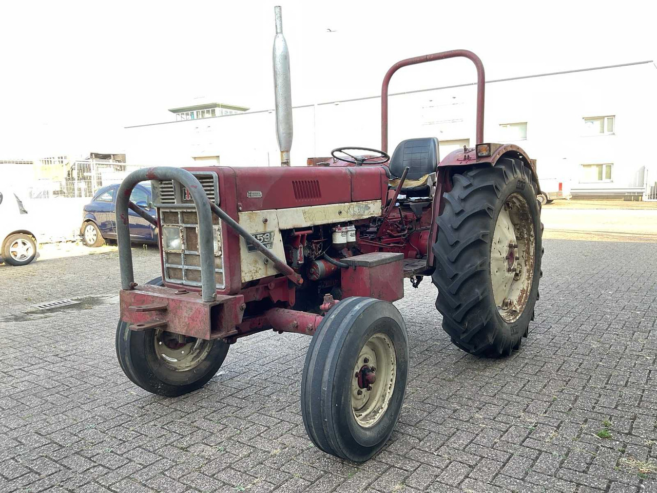 International 453 - Tractor: foto 2 International 453 - Tractor: foto 2