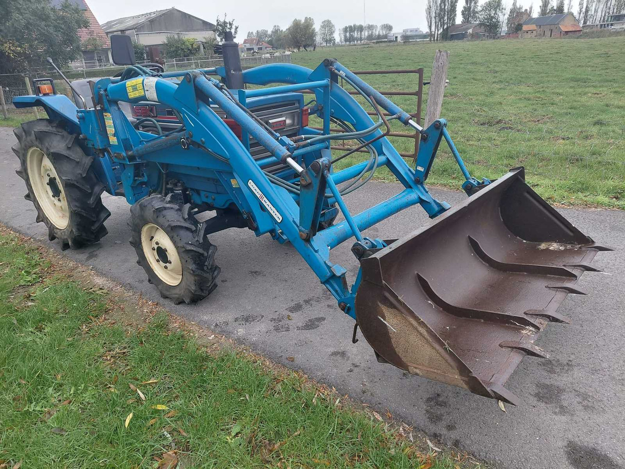 Iseki TL1201 - Mini tractor: foto 2 Iseki TL1201 - Mini tractor: foto 2
