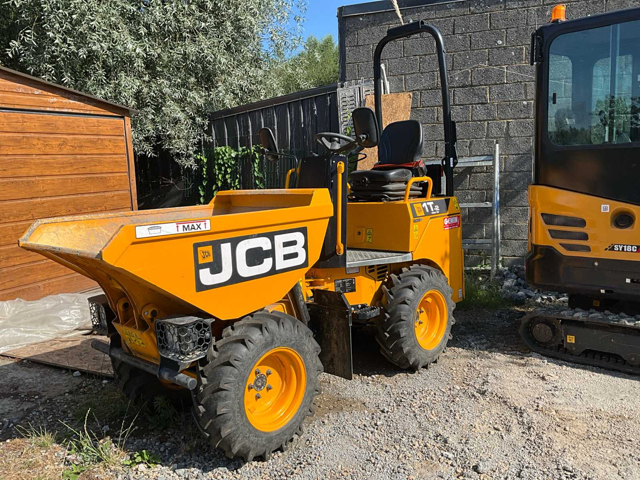 JCB 1T-2 high tip 1THT5 - Dúmper: foto 1 JCB 1T-2 high tip 1THT5 - Dúmper: foto 1