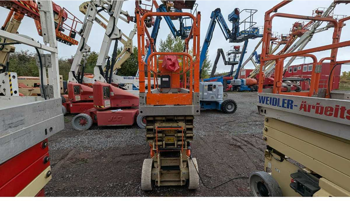 JLG - 2630ES - AERIAL WORK PLATFORMS (NO. 28261) - 2004 - Plataforma elevadora: foto 4 JLG - 2630ES - AERIAL WORK PLATFORMS (NO. 28261) - 2004 - Plataforma elevadora: foto 4