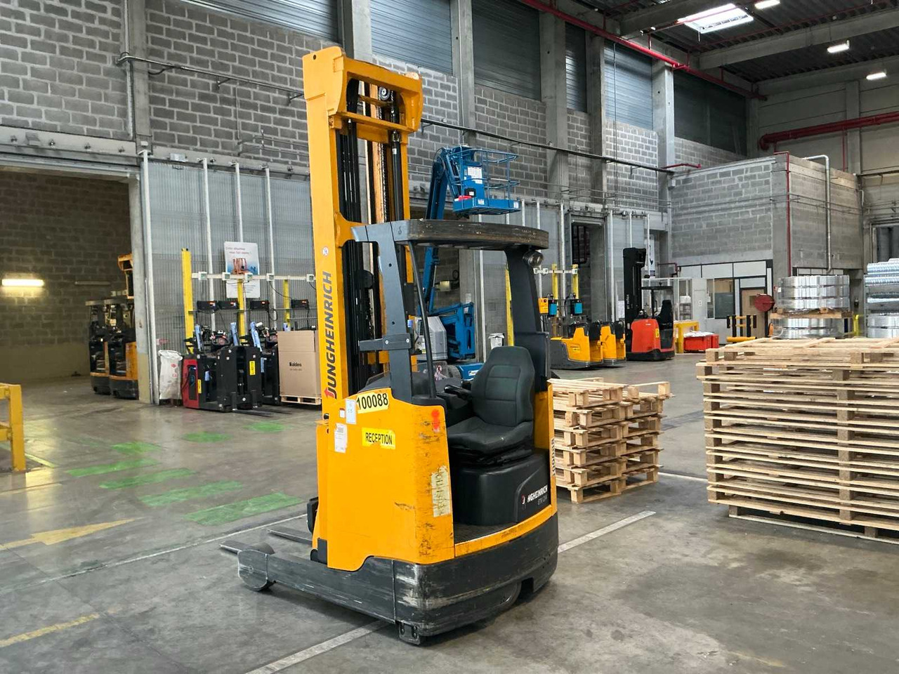 JUNGHEINRICH - 2015 - ETV214 - FORKLIFT - Carretilla elevadora: foto 4 JUNGHEINRICH - 2015 - ETV214 - FORKLIFT - Carretilla elevadora: foto 4