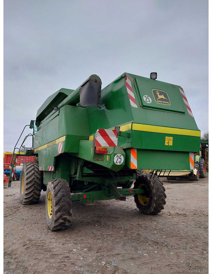 John Deere 2264 Hillmaster - Cosechadora de granos: foto 4 John Deere 2264 Hillmaster - Cosechadora de granos: foto 4