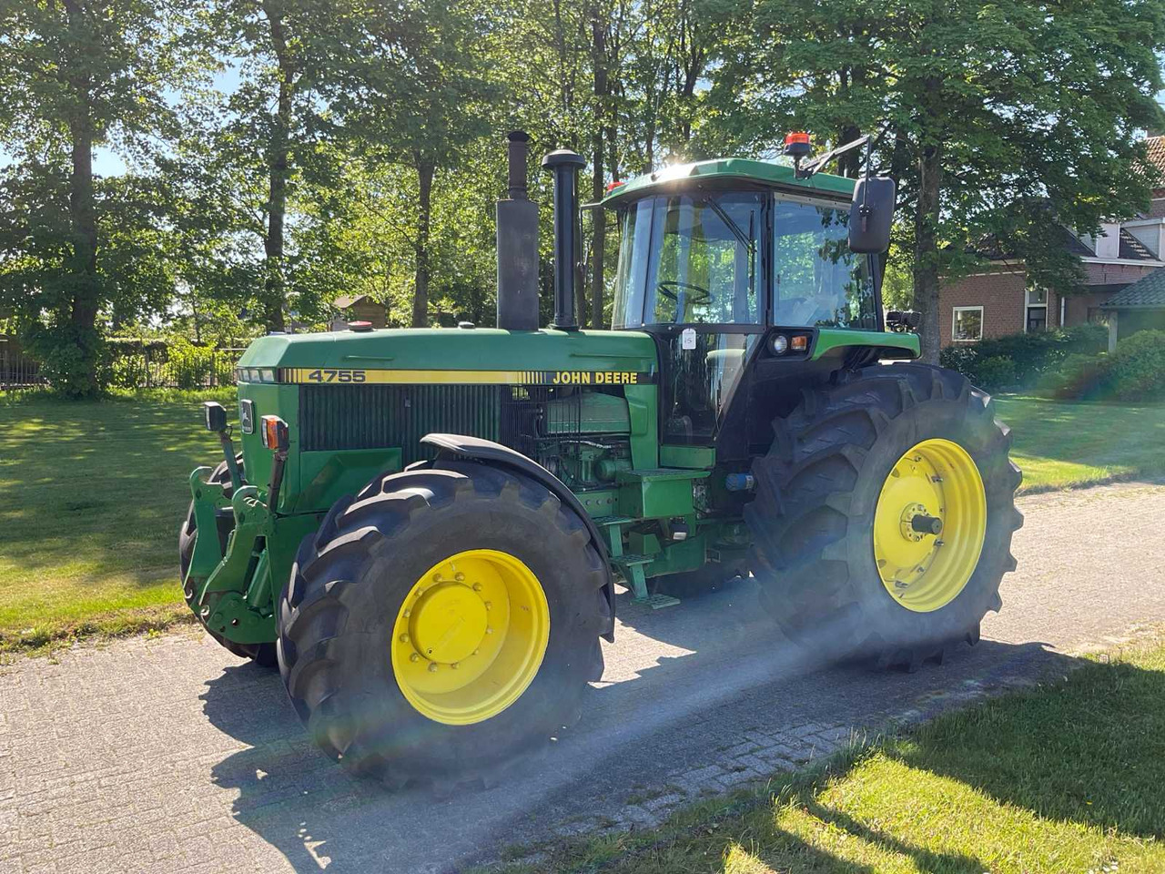 John Deere 4755 - Tractor: foto 2 John Deere 4755 - Tractor: foto 2