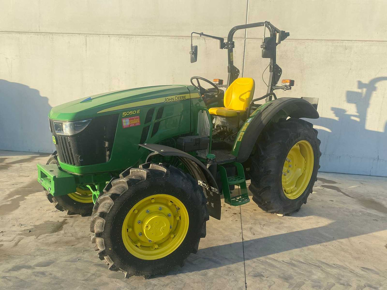 John Deere 5050E - Tractor: foto 1 John Deere 5050E - Tractor: foto 1