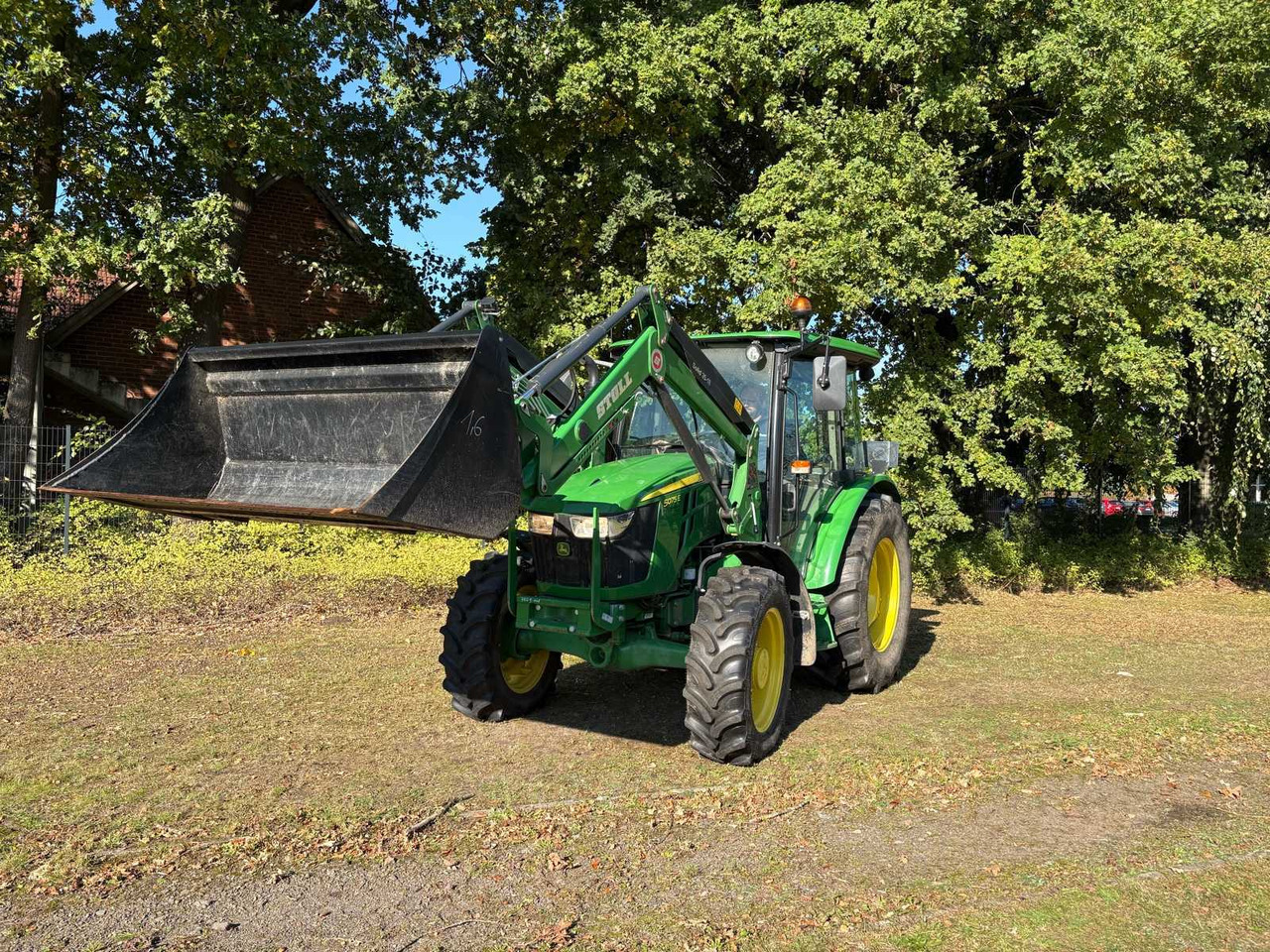 John Deere 5075E mit Stoll Frontlader Solid 35-18.1P - Tractor: foto 2 John Deere 5075E mit Stoll Frontlader Solid 35-18.1P - Tractor: foto 2