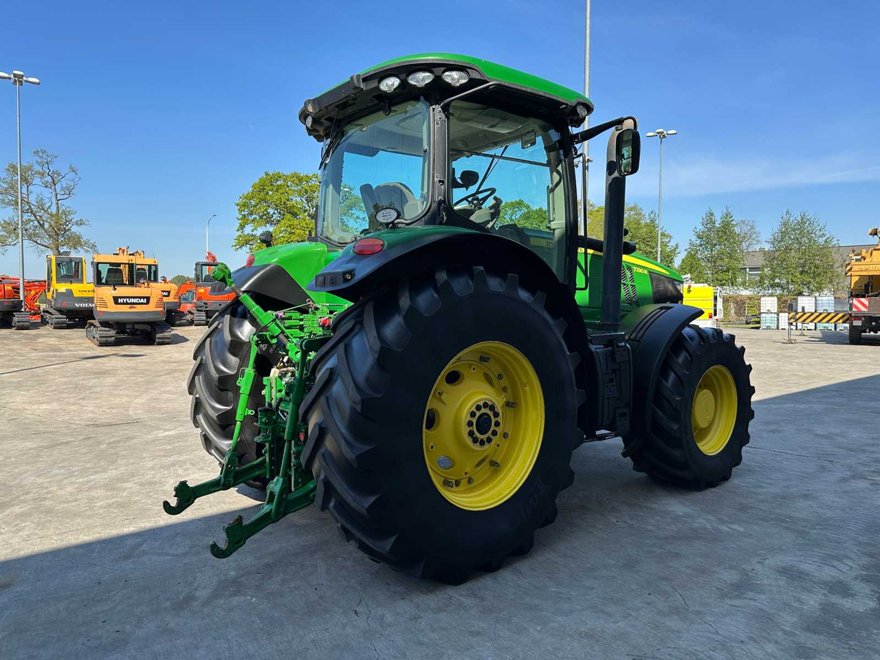 John Deere JOHN DEERE - 2013 - 7230R - ALL-WHEEL DRIVE FARM TRACTOR - Tractor: foto 4 John Deere JOHN DEERE - 2013 - 7230R - ALL-WHEEL DRIVE FARM TRACTOR - Tractor: foto 4
