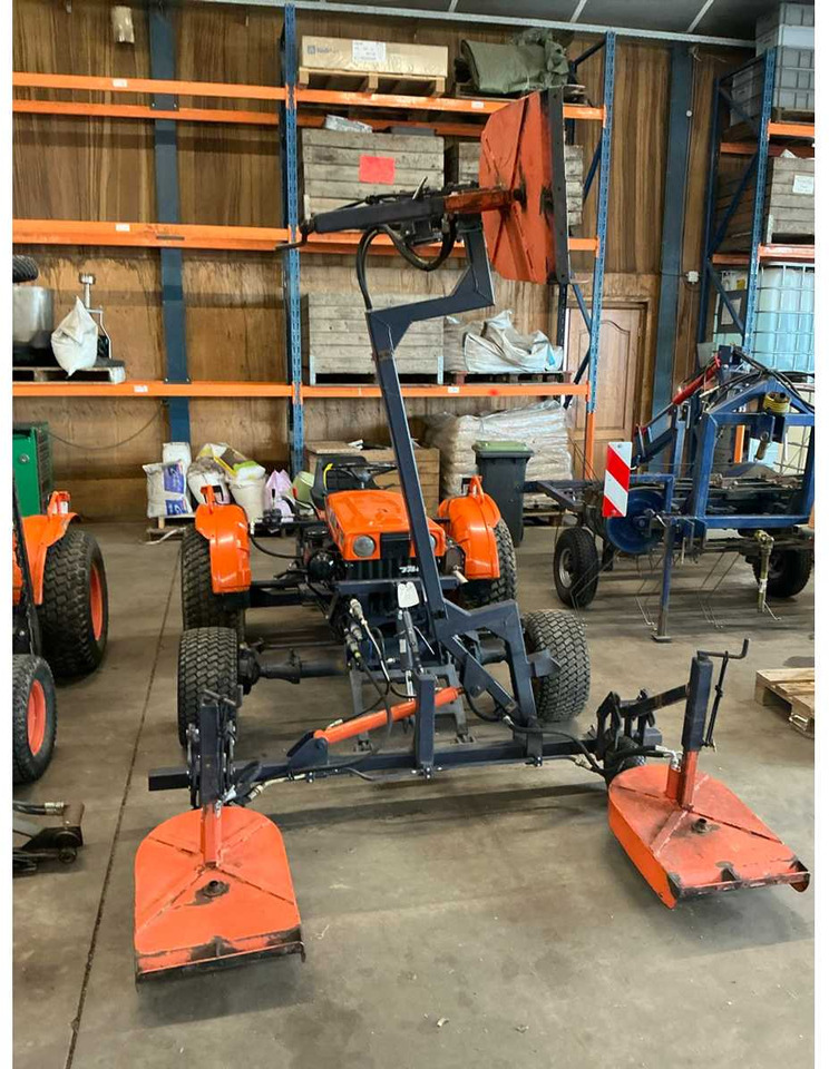 Kubota B7000 4WD - Mini tractor: foto 3 Kubota B7000 4WD - Mini tractor: foto 3