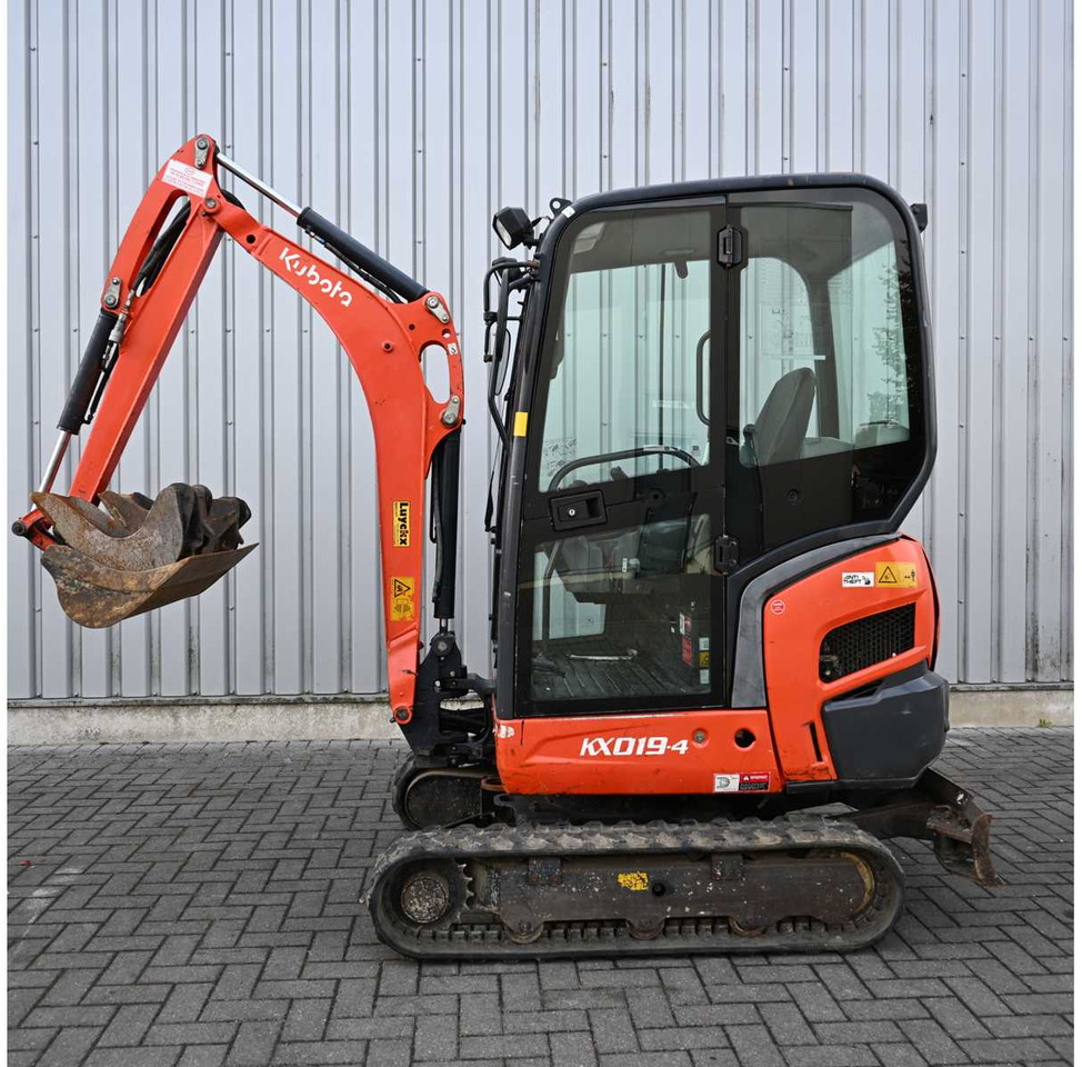 Kubota KX019-4 - Excavadora de cadenas: foto 1 Kubota KX019-4 - Excavadora de cadenas: foto 1