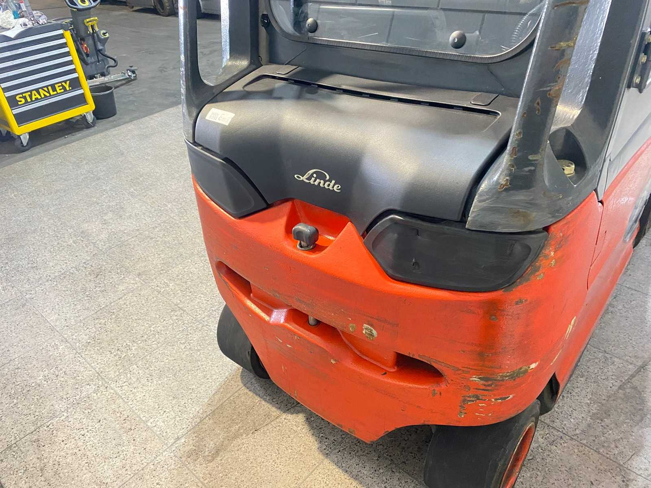 LINDE - 2014 - E 25/600 HL - FORKLIFT TRUCK - Carretilla elevadora: foto 4 LINDE - 2014 - E 25/600 HL - FORKLIFT TRUCK - Carretilla elevadora: foto 4