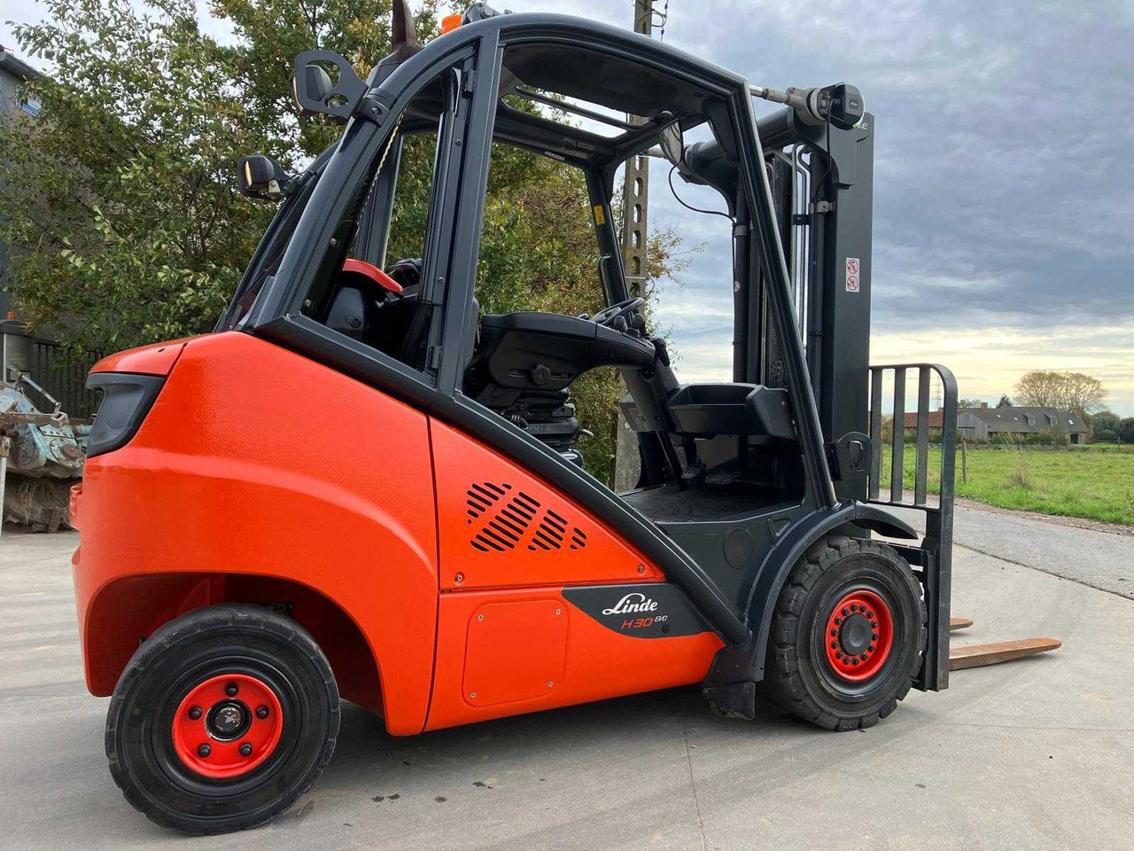 LINDE H30T-02 FORKLIFT 2019 - Carretilla elevadora: foto 5 LINDE H30T-02 FORKLIFT 2019 - Carretilla elevadora: foto 5