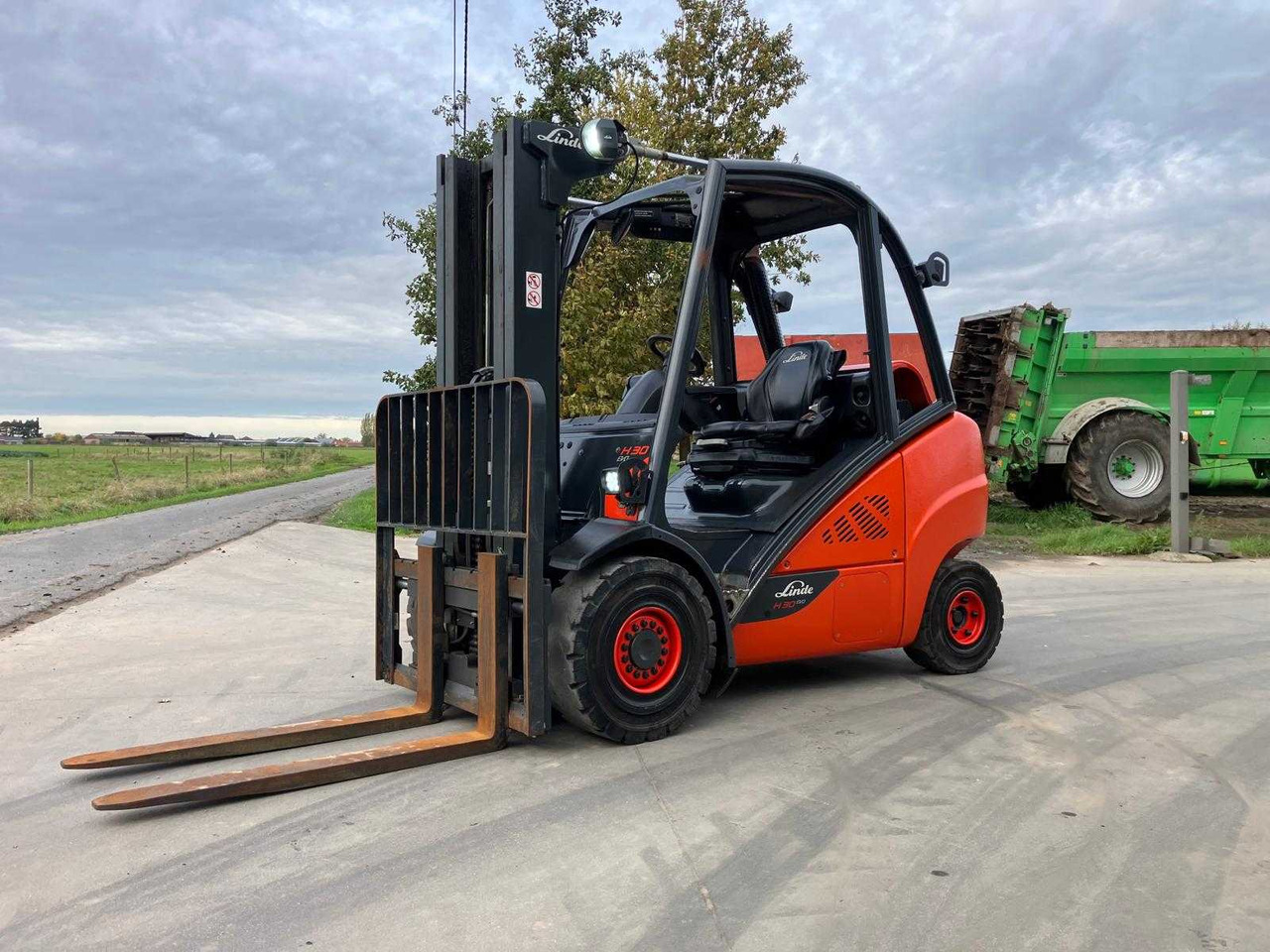 LINDE H30T-02 FORKLIFT 2019 - Carretilla elevadora: foto 1 LINDE H30T-02 FORKLIFT 2019 - Carretilla elevadora: foto 1