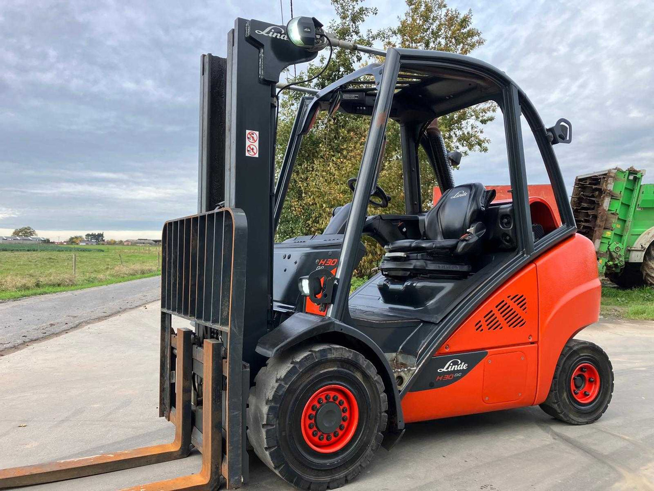 LINDE H30T-02 FORKLIFT 2019 - Carretilla elevadora: foto 2 LINDE H30T-02 FORKLIFT 2019 - Carretilla elevadora: foto 2