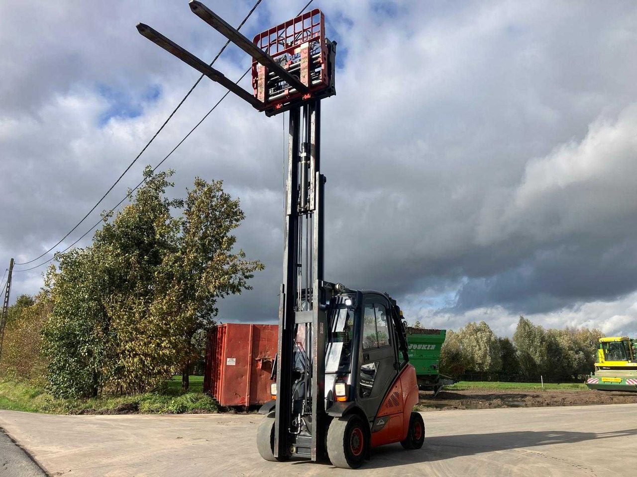 LINDE H35T-02 FORKLIFT 2016 - Carretilla elevadora: foto 3 LINDE H35T-02 FORKLIFT 2016 - Carretilla elevadora: foto 3