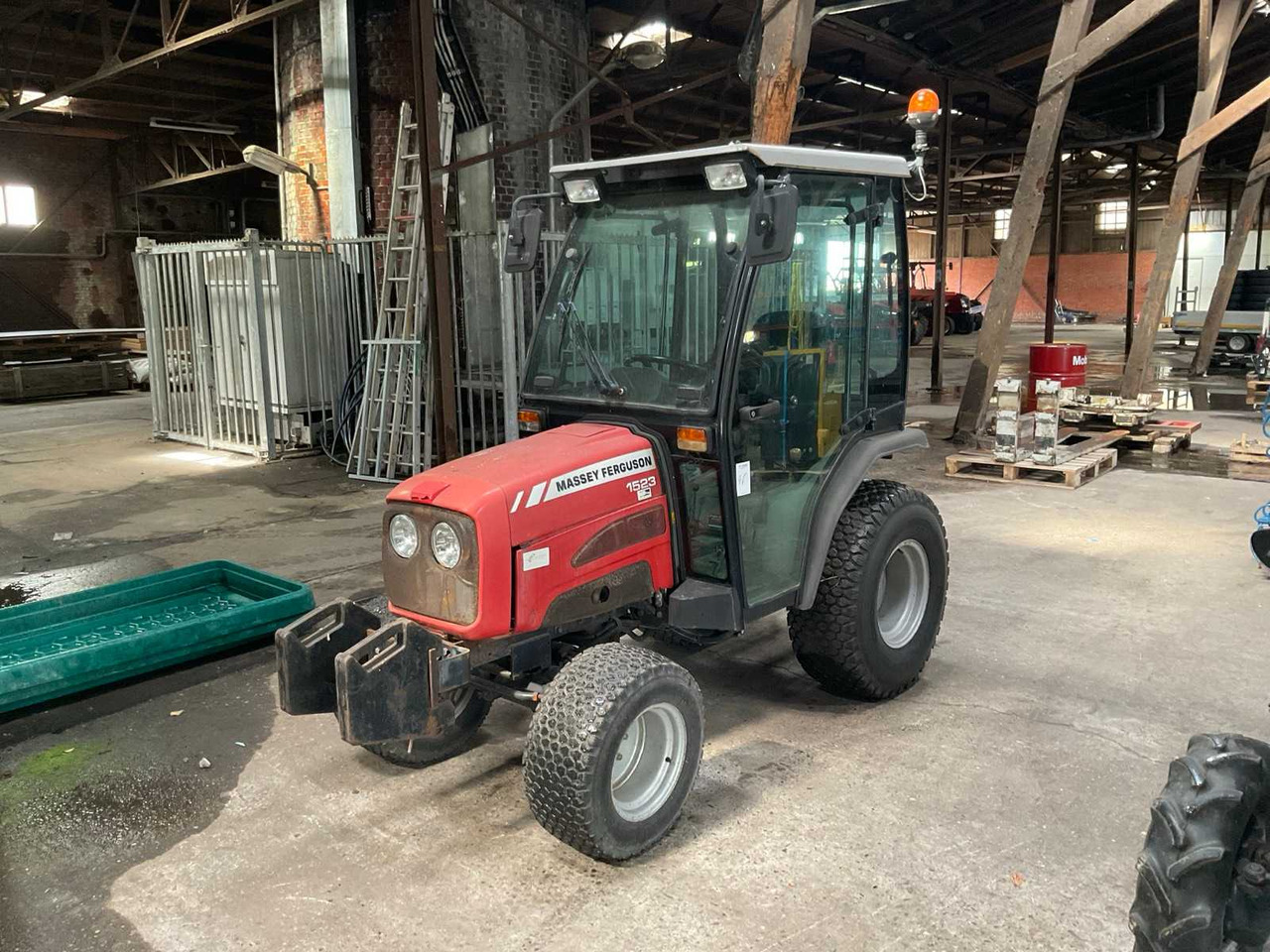 Massey Ferguson 1523 - Mini tractor: foto 1 Massey Ferguson 1523 - Mini tractor: foto 1