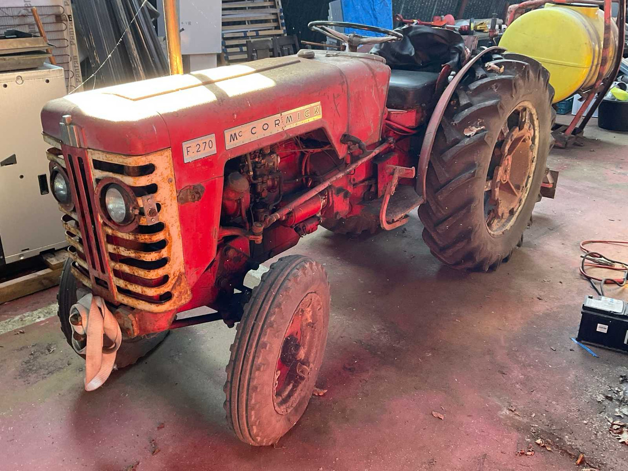 McCormick F-270 - Tractor: foto 1 McCormick F-270 - Tractor: foto 1