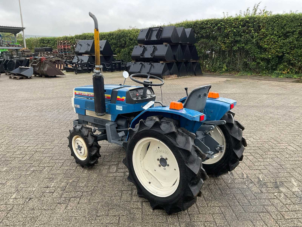 Mitsubishi MT1601D - Mini tractor: foto 2 Mitsubishi MT1601D - Mini tractor: foto 2