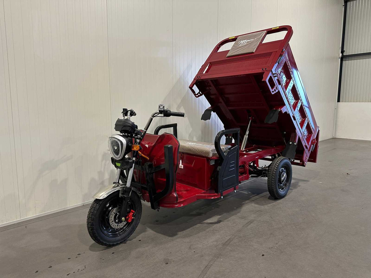 Move Eco Cargo 700 - Tractor: foto 1 Move Eco Cargo 700 - Tractor: foto 1