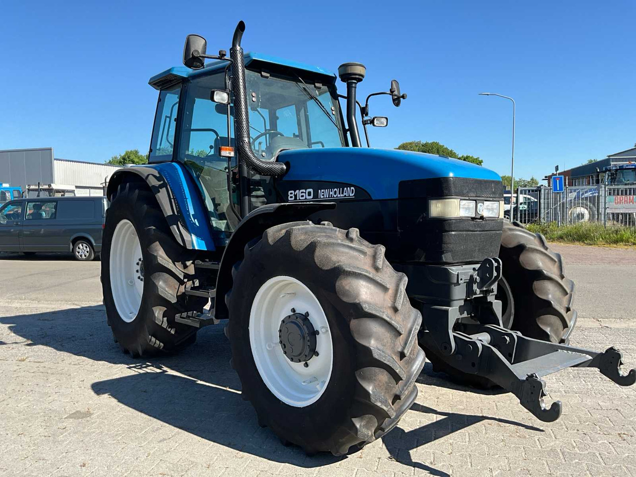 New Holland 8160 - Tractor: foto 4 New Holland 8160 - Tractor: foto 4