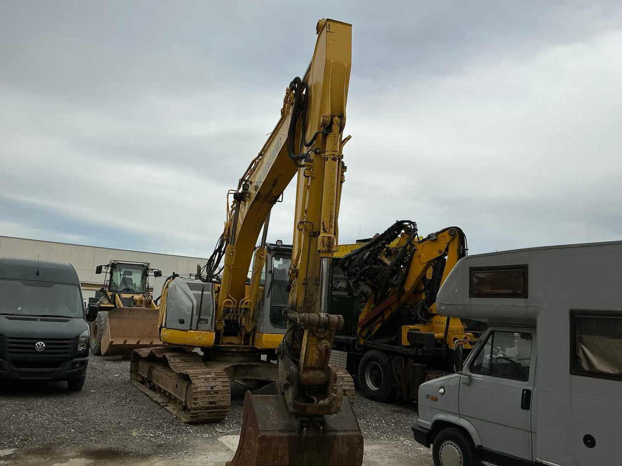 New Holland E235BSR-2 - Excavadora de cadenas: foto 3 New Holland E235BSR-2 - Excavadora de cadenas: foto 3