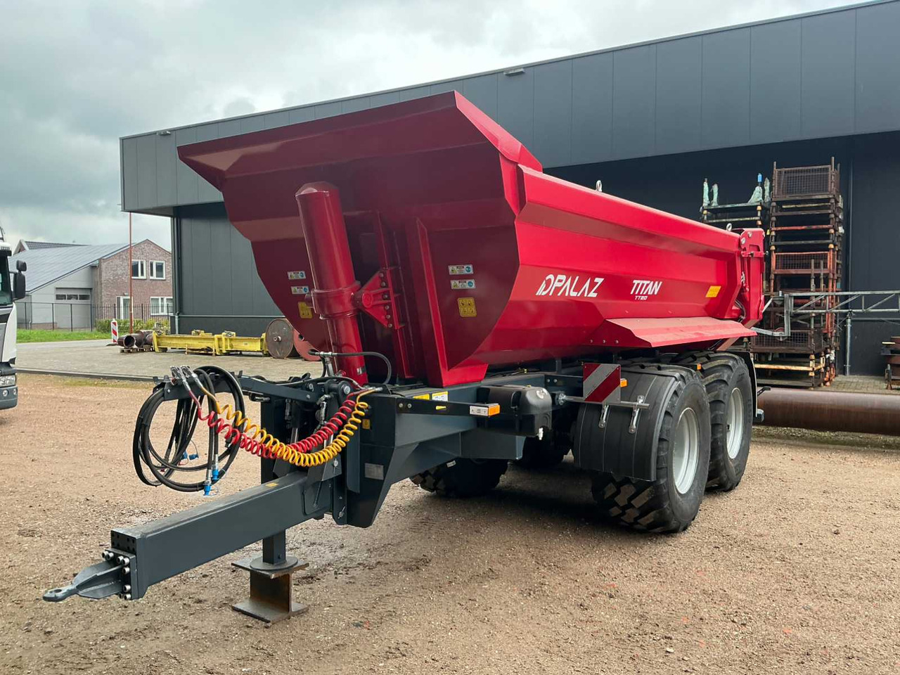 Palaz Halfpipe Titan TT20 Profiline - Remolque volquete agrícola: foto 1 Palaz Halfpipe Titan TT20 Profiline - Remolque volquete agrícola: foto 1