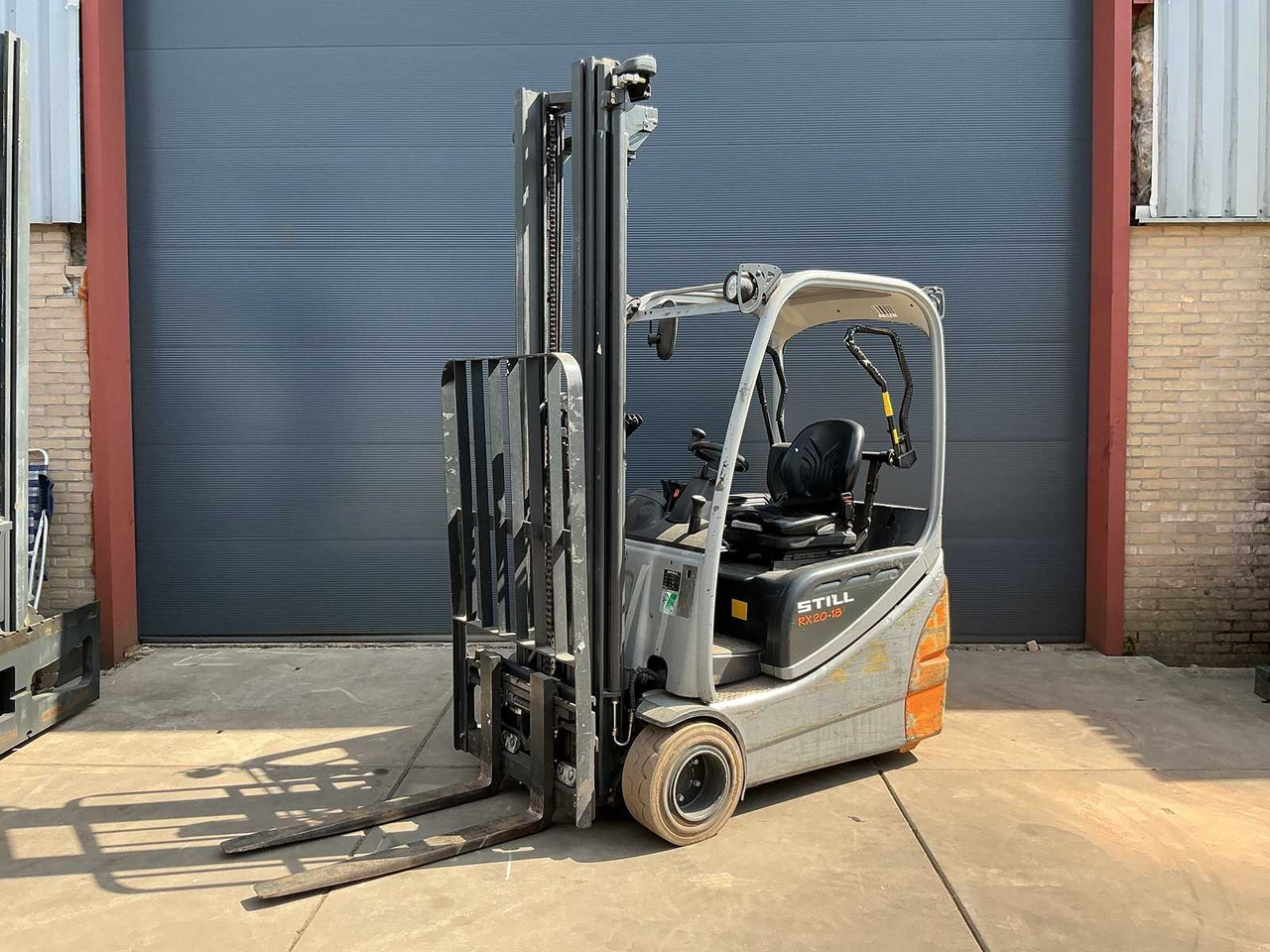 STILL - RX20-18 - FORKLIFT TRUCKS - 2011 - Carretilla elevadora: foto 1 STILL - RX20-18 - FORKLIFT TRUCKS - 2011 - Carretilla elevadora: foto 1