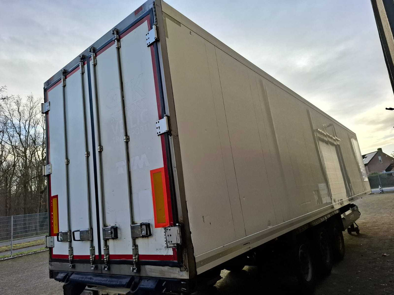 2016 KRONE TKS MEETHANG SEMI-TRAILER - Semirremolque: foto 3 2016 KRONE TKS MEETHANG SEMI-TRAILER - Semirremolque: foto 3