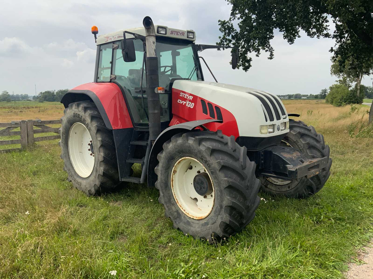 Steyr CVT130 - Tractor: foto 4 Steyr CVT130 - Tractor: foto 4