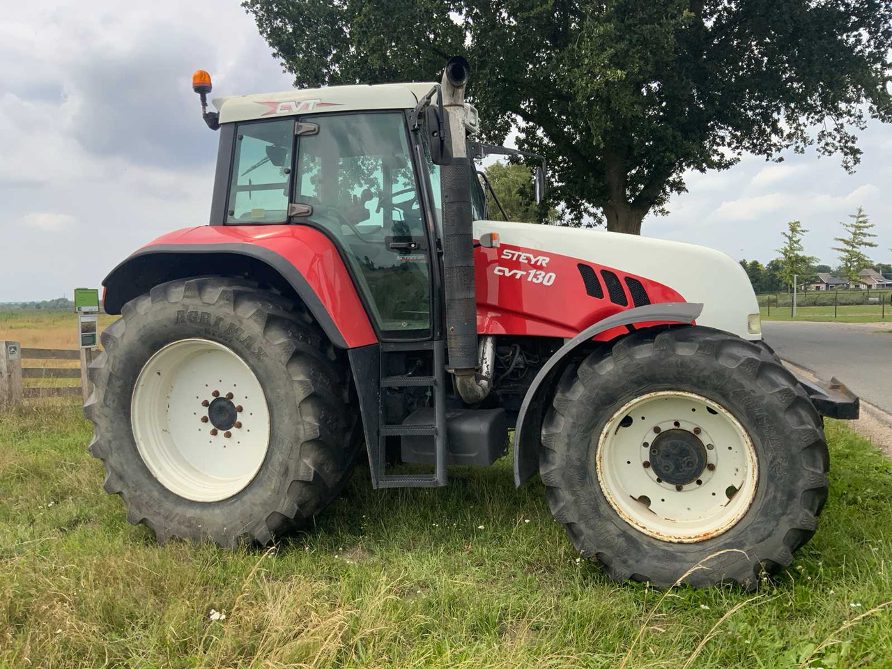 Steyr CVT130 - Tractor: foto 5 Steyr CVT130 - Tractor: foto 5