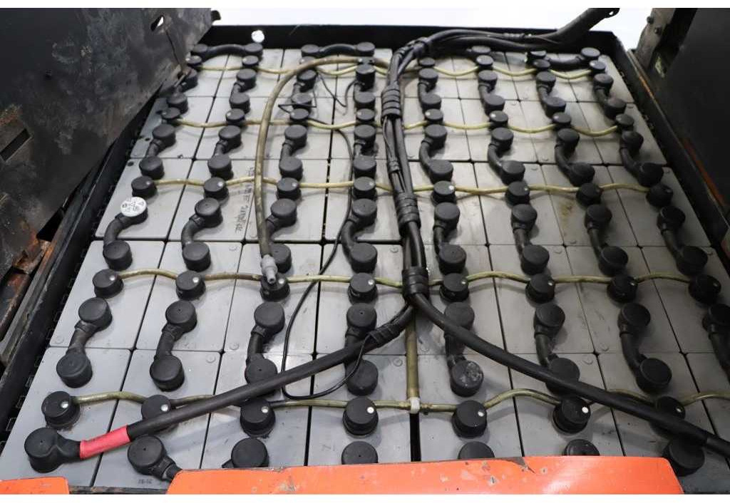 TOYOTA - 2010 - 7FBMF30 - FORKLIFT, TRIPLEX - Carretilla elevadora: foto 4 TOYOTA - 2010 - 7FBMF30 - FORKLIFT, TRIPLEX - Carretilla elevadora: foto 4