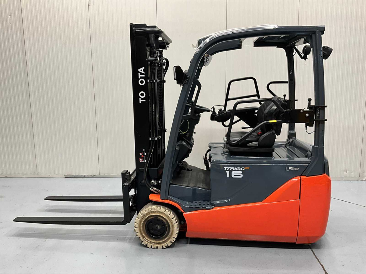 TOYOTA - 2018 - 8FBE16T - FORKLIFT, FREELIFT, SIDE SHIFT - PLASTIC ROOF - 4TH FUNCTION - Carretilla elevadora: foto 3 TOYOTA - 2018 - 8FBE16T - FORKLIFT, FREELIFT, SIDE SHIFT - PLASTIC ROOF - 4TH FUNCTION - Carretilla elevadora: foto 3