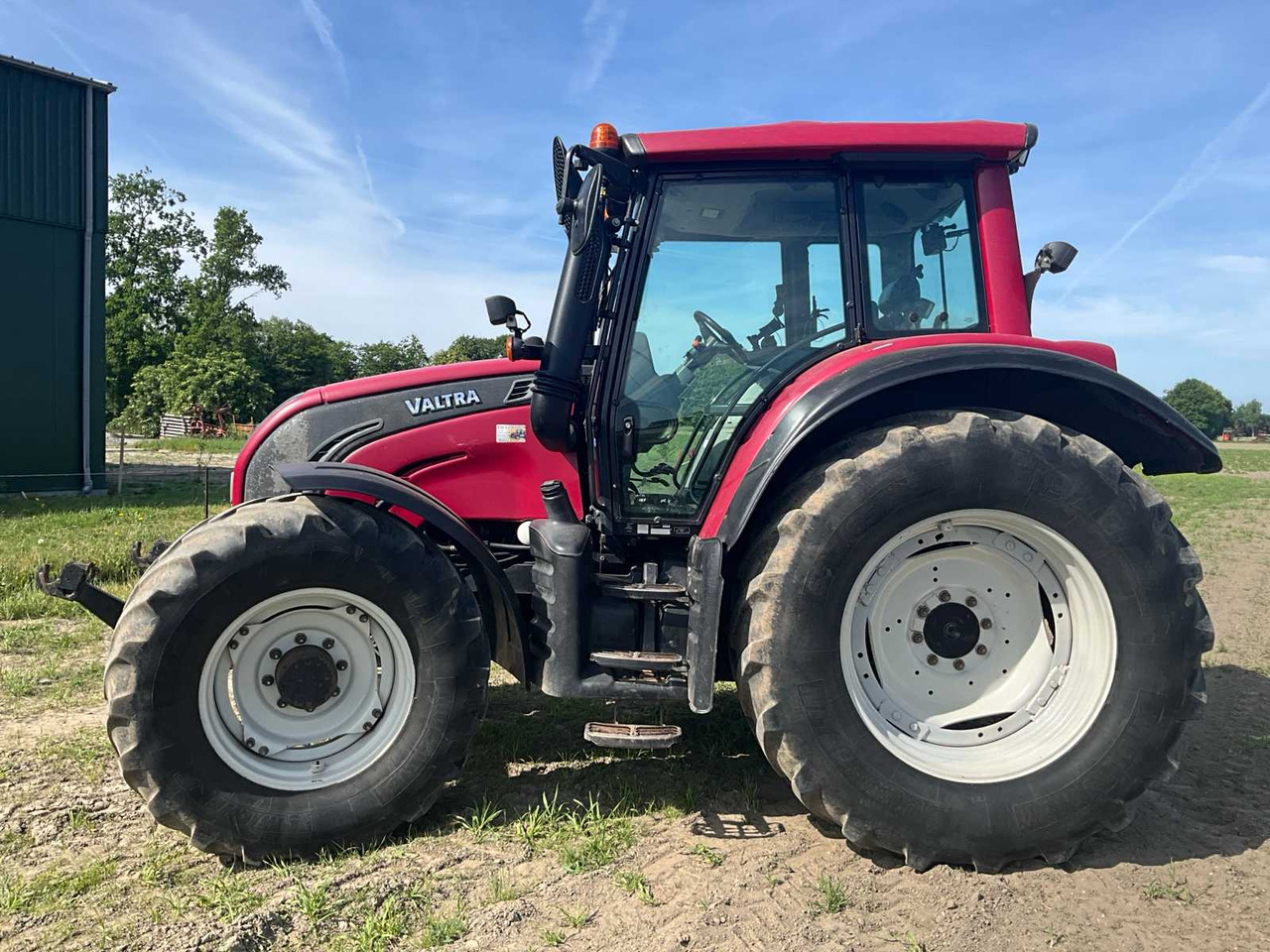 Valtra N142 - Tractor: foto 5 Valtra N142 - Tractor: foto 5