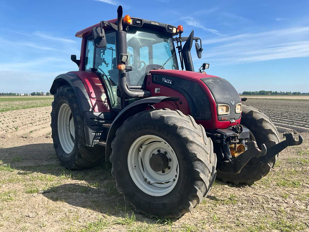 Valtra N142 - Tractor: foto 4 Valtra N142 - Tractor: foto 4
