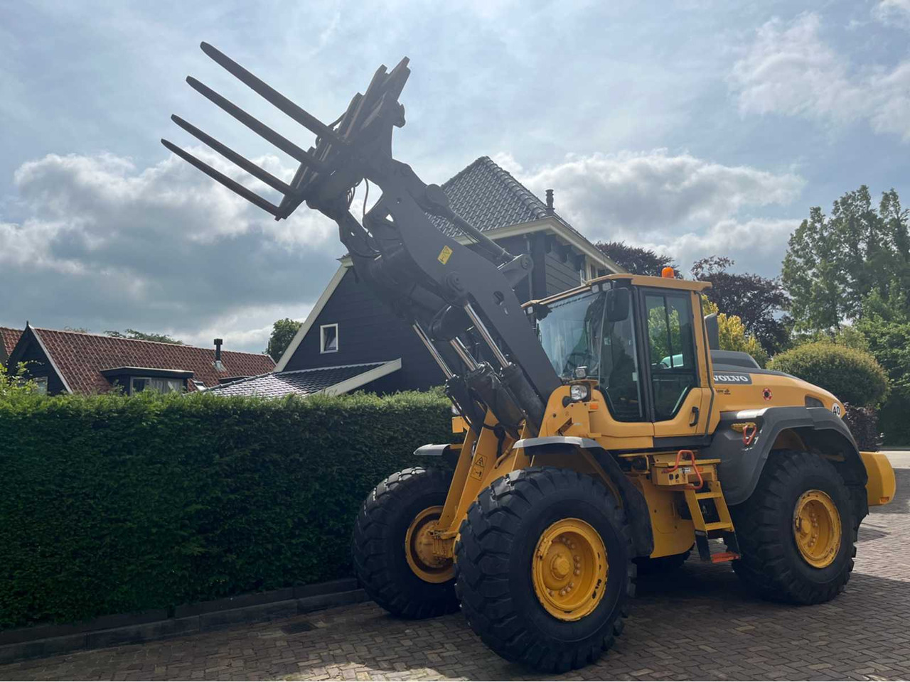 Volvo L120H - Cargadora de ruedas: foto 1 Volvo L120H - Cargadora de ruedas: foto 1