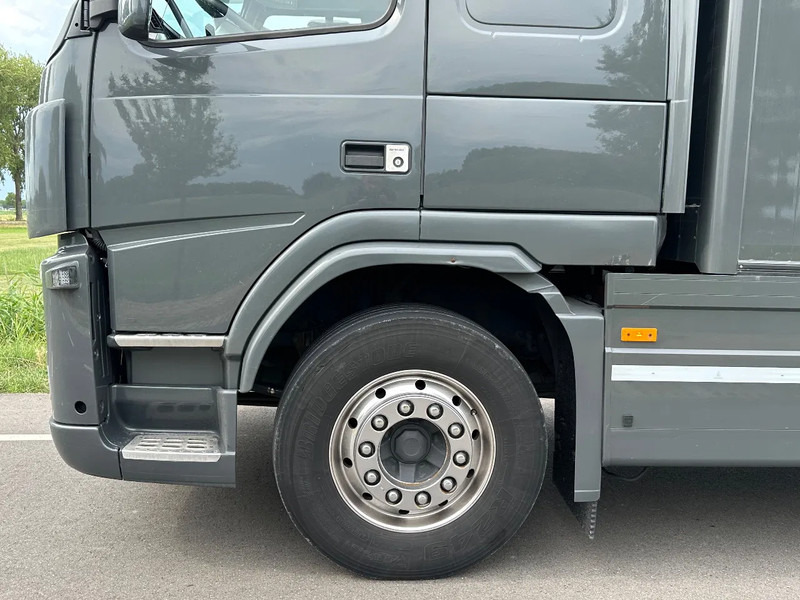 Volvo FM 330 VOLVO FM 330 EEV - Camión caja cerrada: foto 4 Volvo FM 330 VOLVO FM 330 EEV - Camión caja cerrada: foto 4