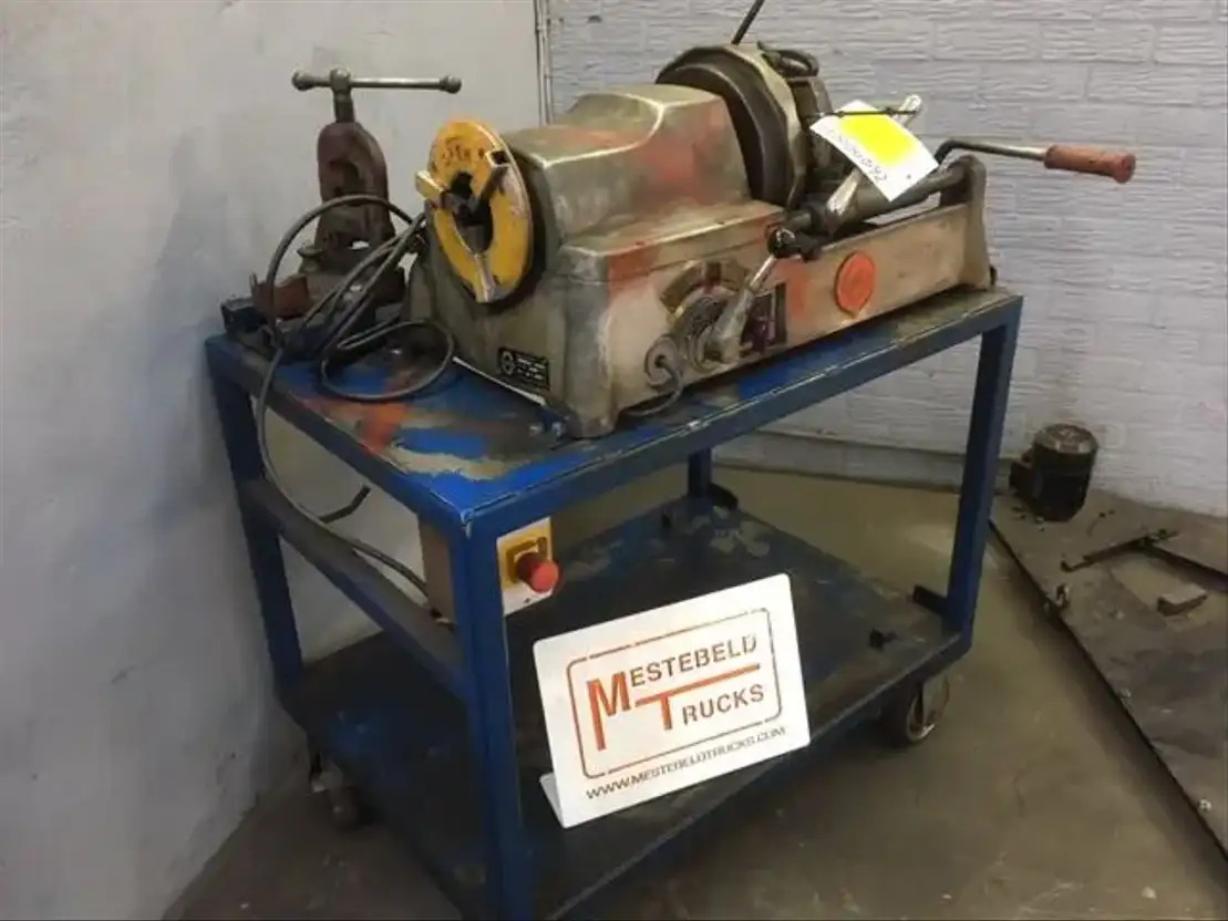 Diversen Draadsnijmachine Brutol type 713 - Máquina herramienta: foto 1 Diversen Draadsnijmachine Brutol type 713 - Máquina herramienta: foto 1